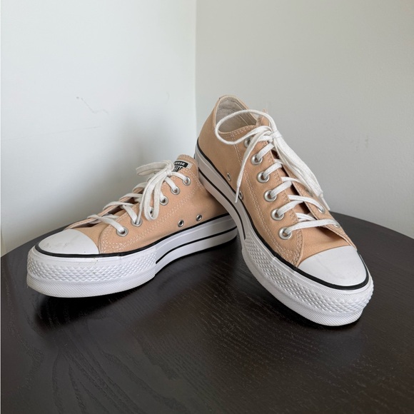 Converse All Star Tan Low-Tops with White Soles - Picture 1 of 7
